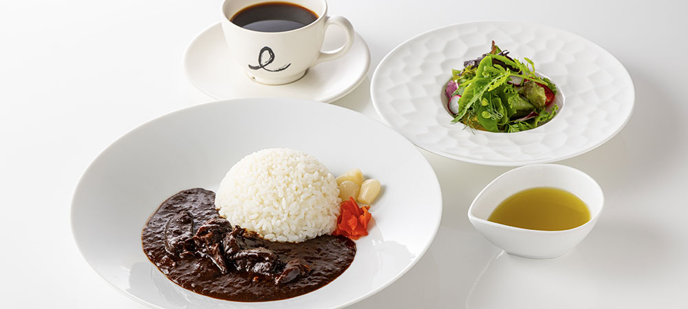 【イートイン限定】苺と桜の生絞りモンブラン&名古屋トリート・ご馳走カレー